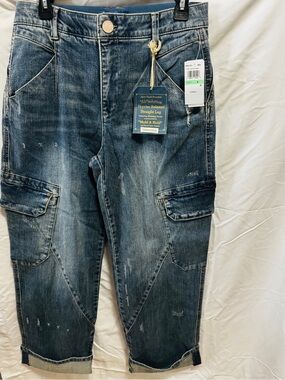 Democracy Skyrise relaxed straight leg stretch Jeans -distressed NWT 8